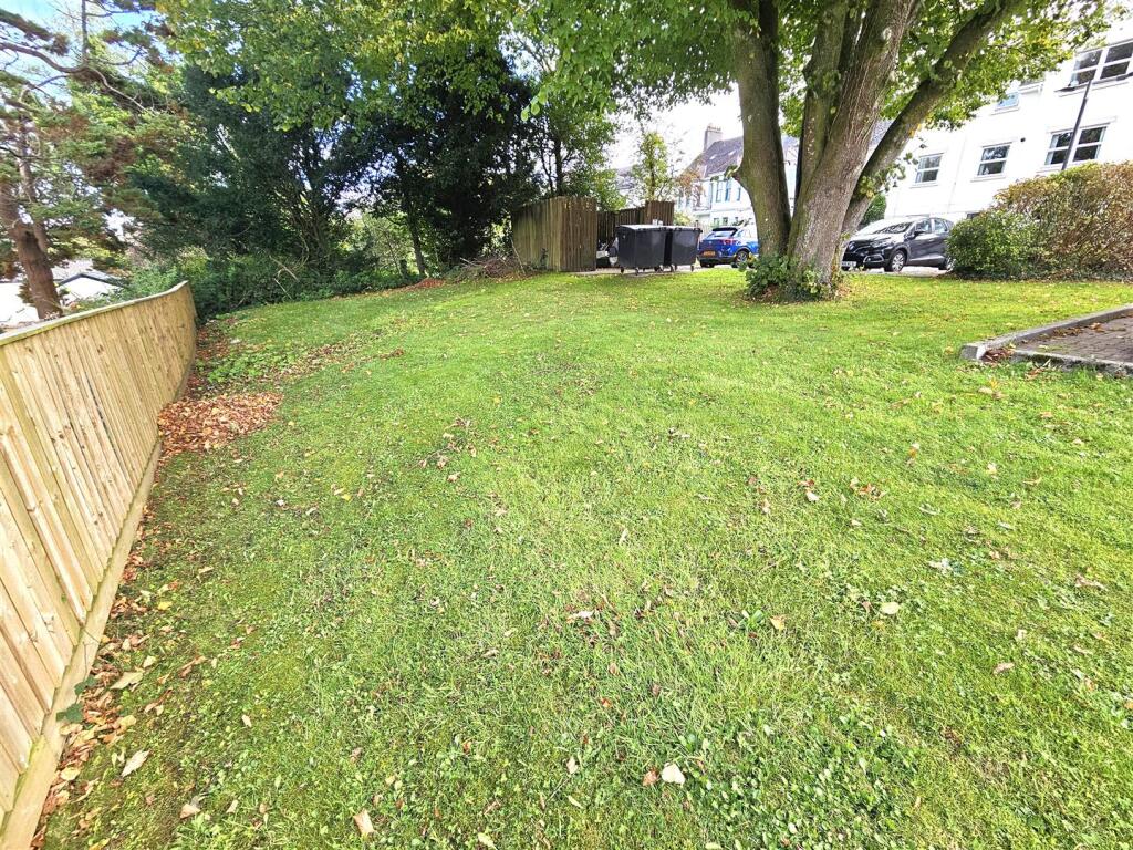 Communal Greenspace.jpg