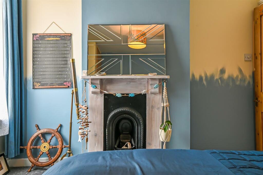 Bedroom 2.jpg
