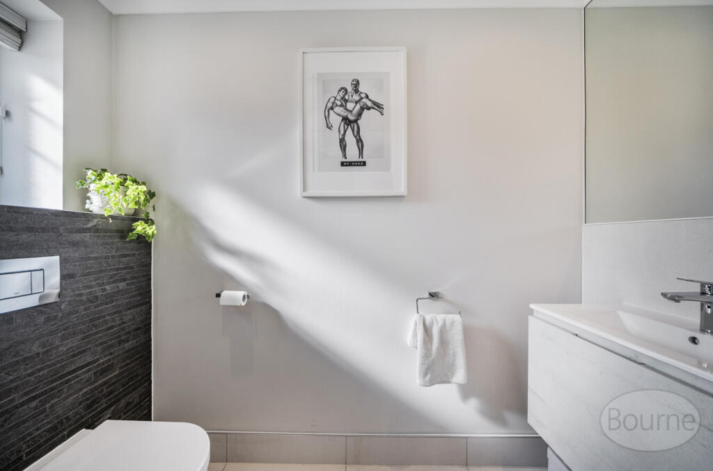 e6fa3268-b61b-41d...