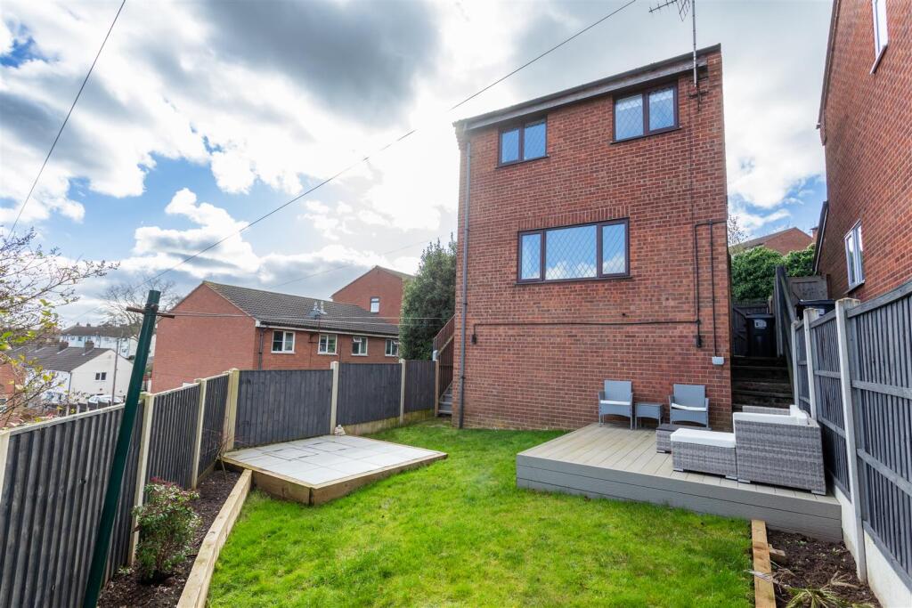 1 Redcar Close, Gedling, NG4 4EW-0005-External.jpg