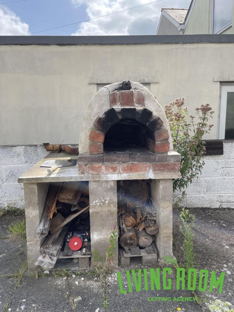 Pizza oven