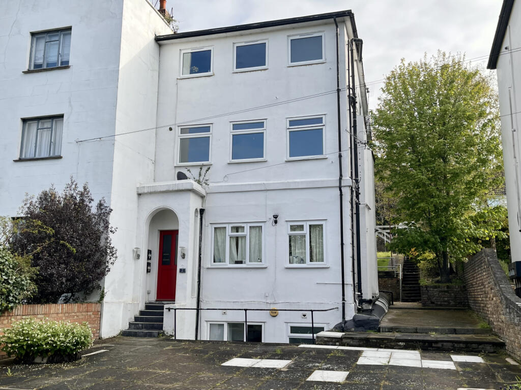 Cobham Terrace, Greenhithe