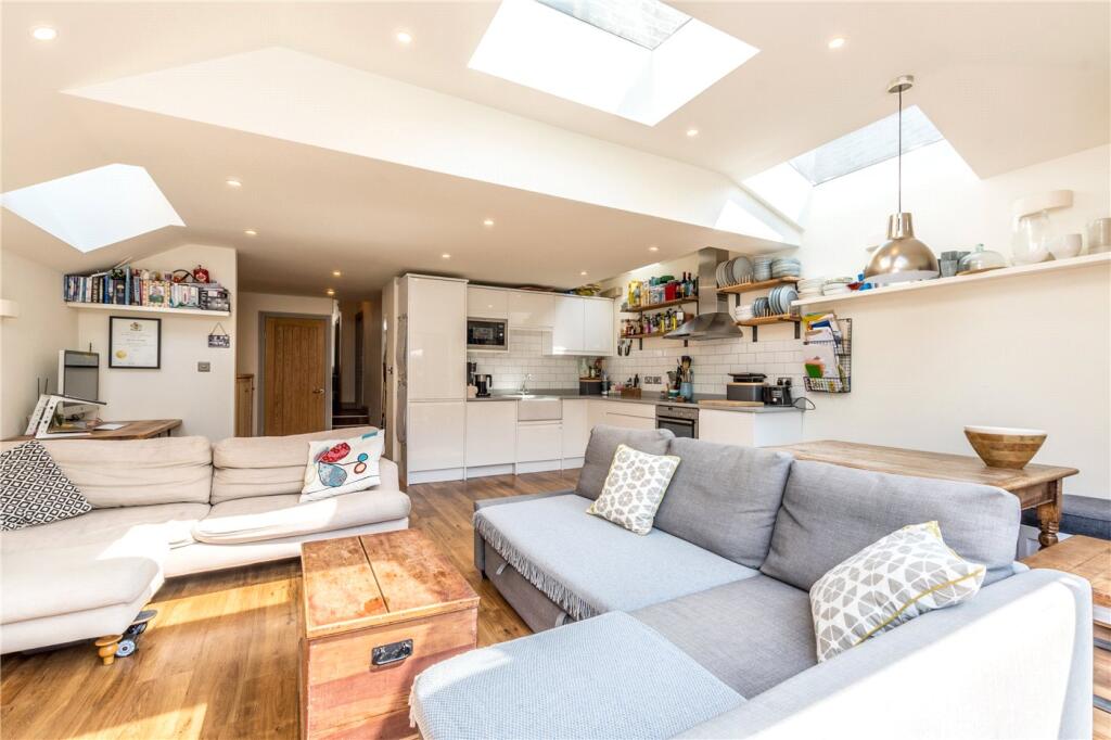 Kitchen-Reception P1