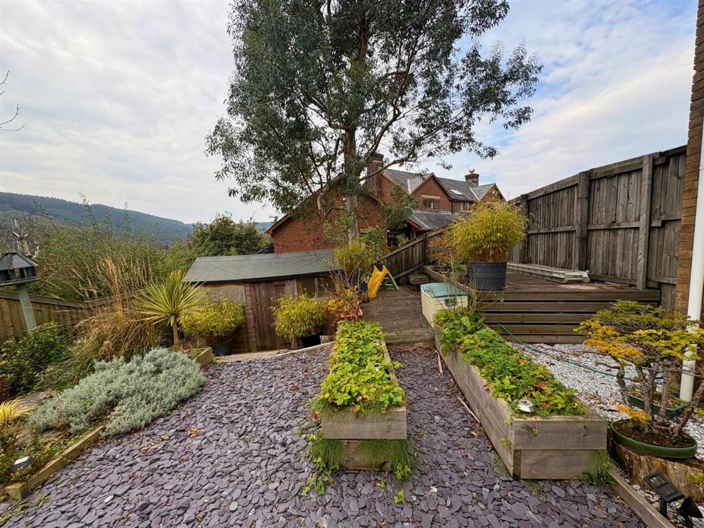Rear Garden c (edit).jpg
