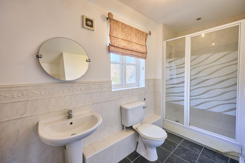 Ensuite Shower Room Bed 2