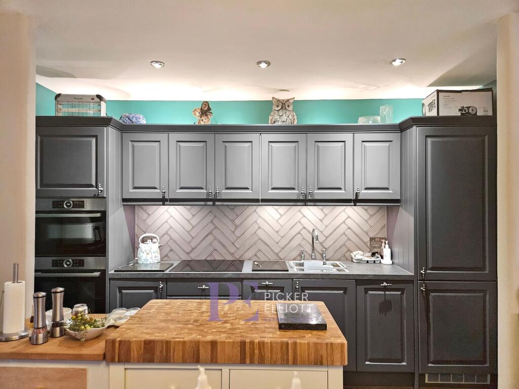 Kitchen/Dining area