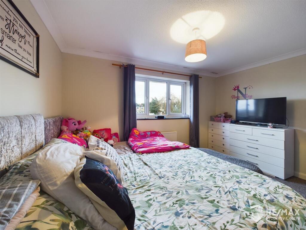 Bedroom 1 A (2).jpg