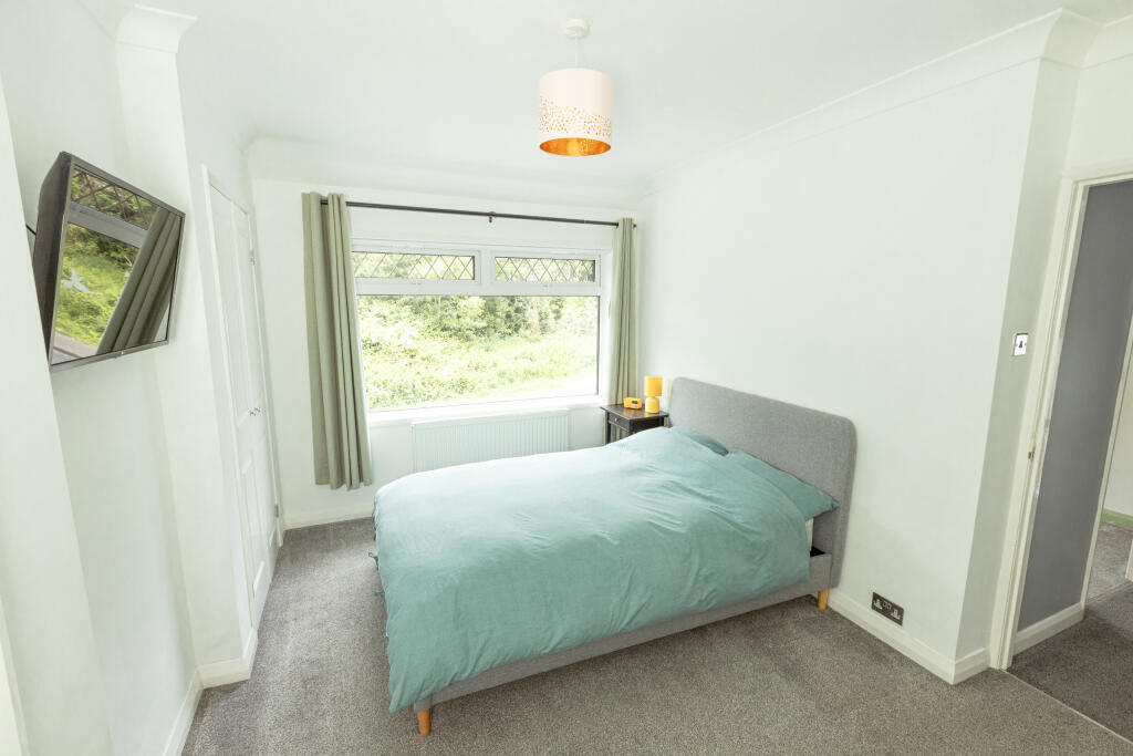 50MOORGROVE-BED MASTER_2