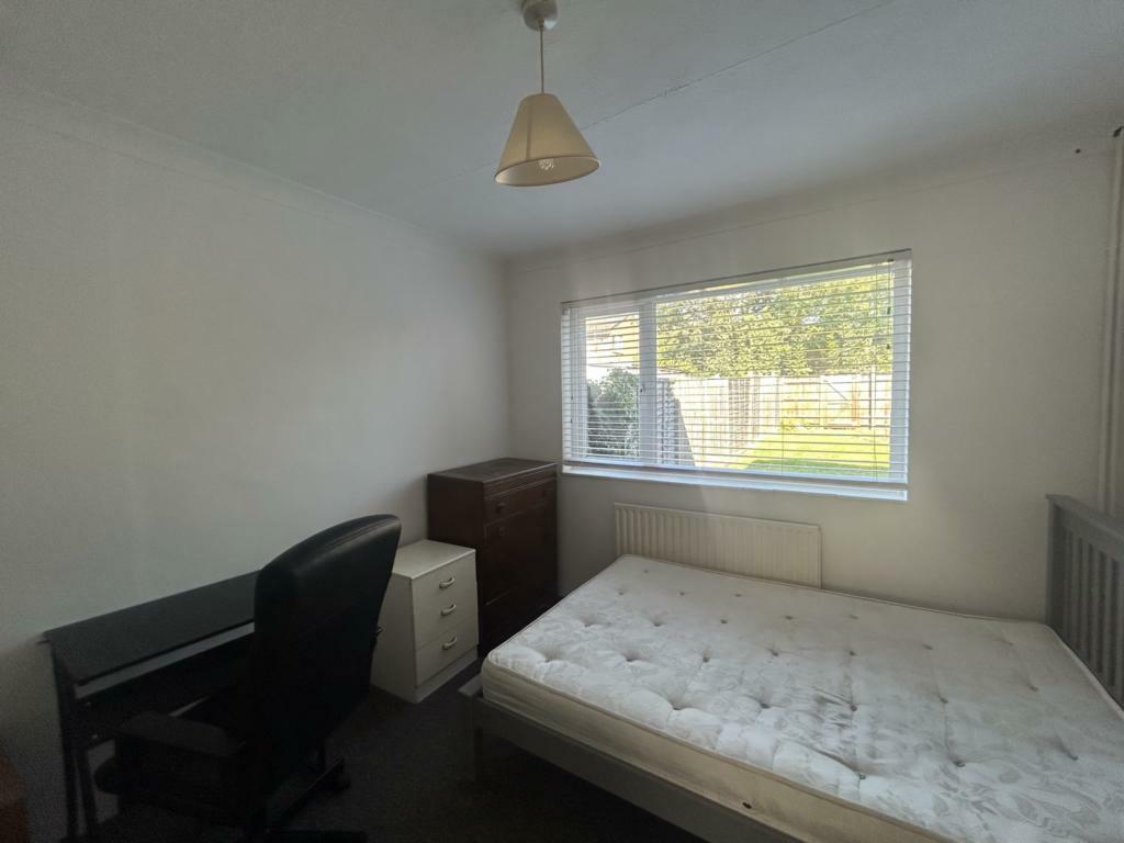 BEDROOM 5