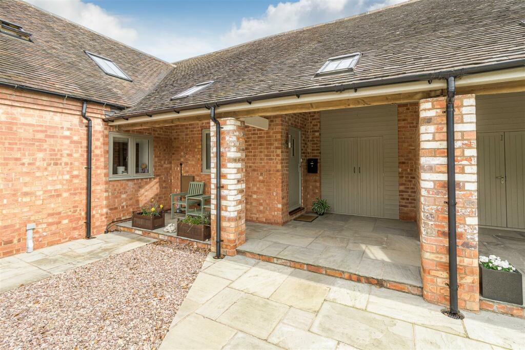 3 Poplars Yard, Shuttington
