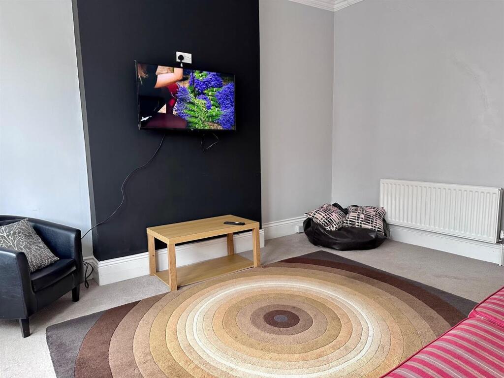 Lounge2.jpg