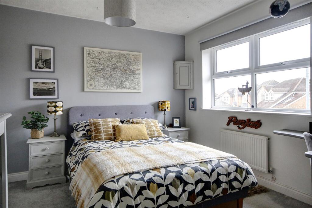 Bedroom 3: