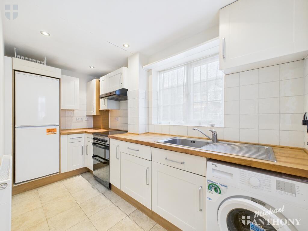 CAM02773G0-PR0276-STILL001