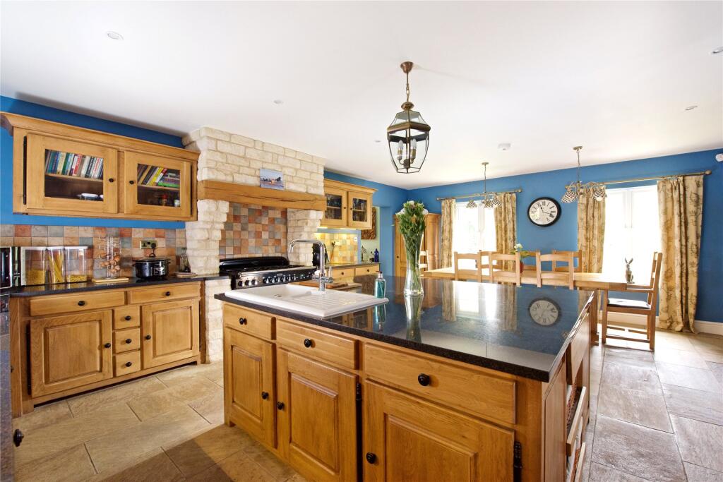 Kitchen/Breakfast Rm