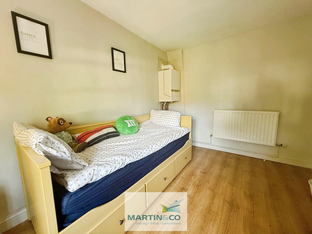 c07e7533--4468-8E...