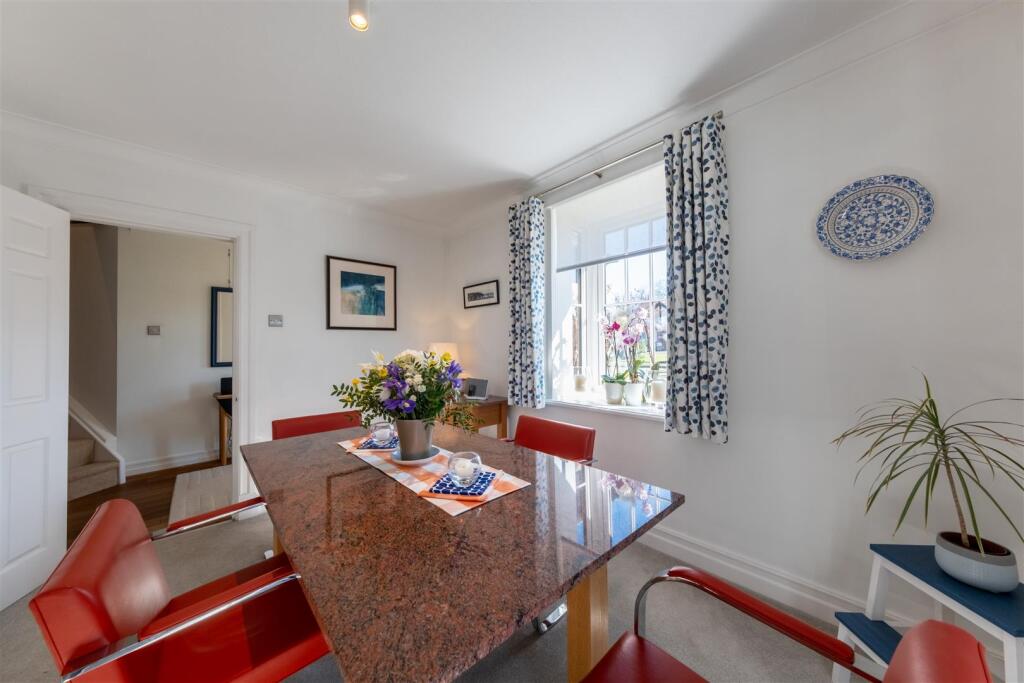 14 St John's Way-007.jpg
