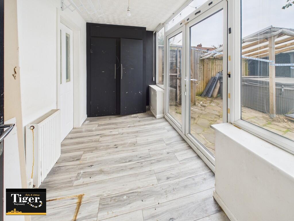 CAM02176G0-PR0730...