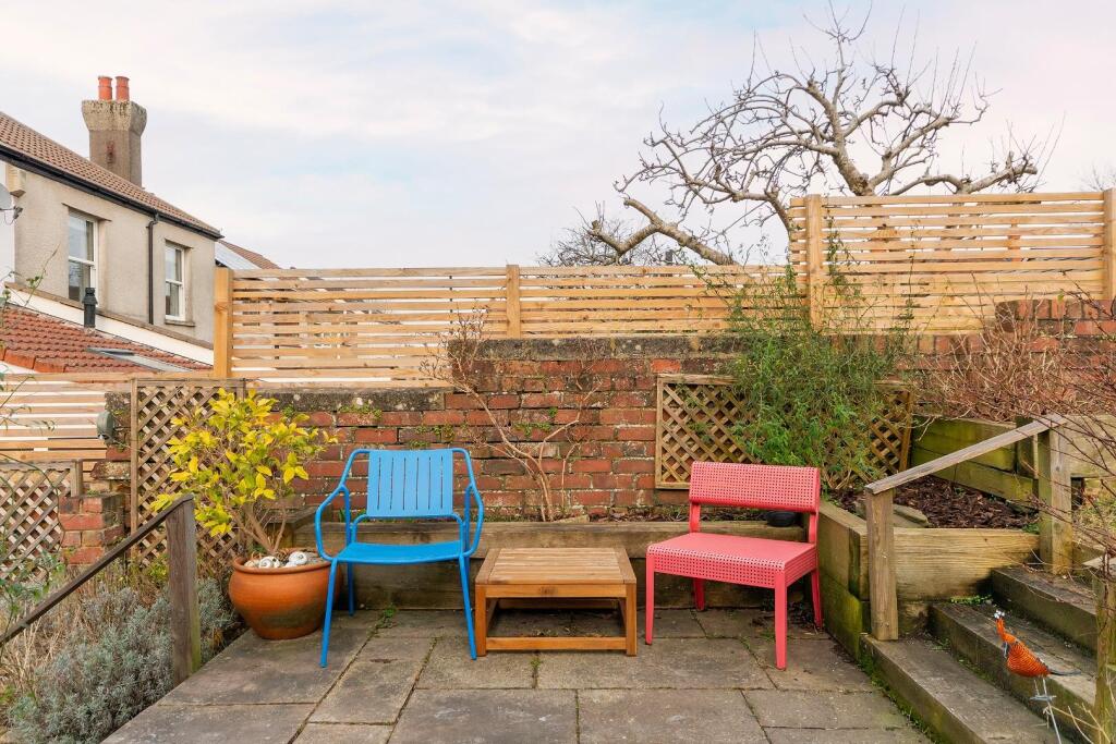 0R5RKE - External G.jpg