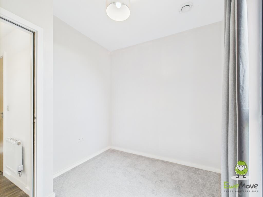 CAM03778G0-PR0266-STILL019