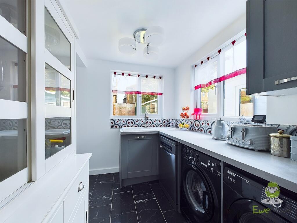 CAM01543G0-PR0097-STILL014