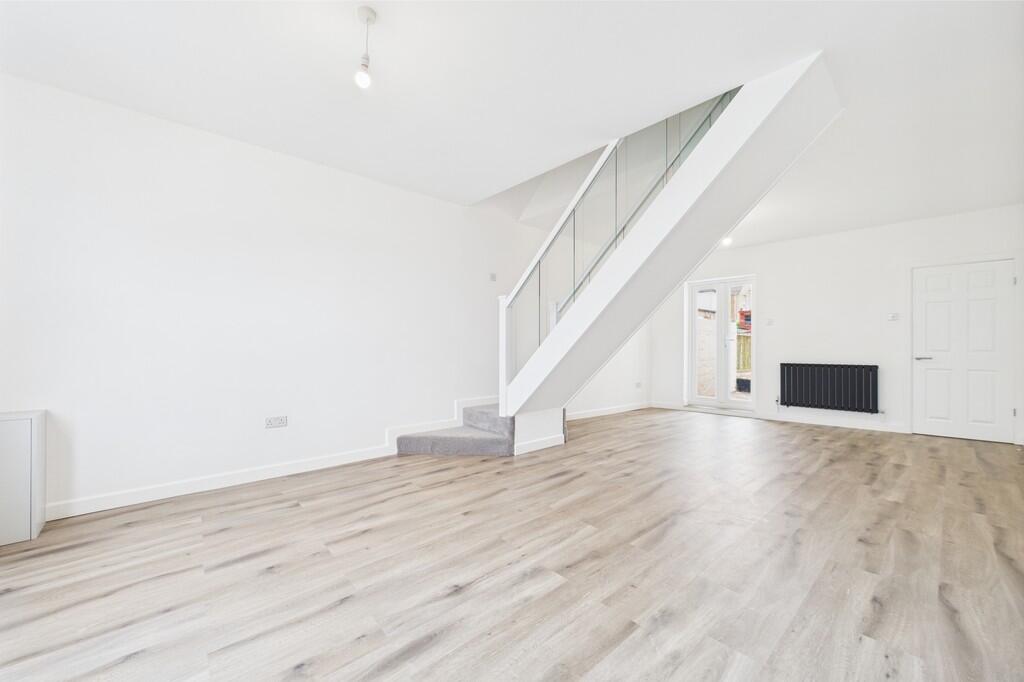 CAM01085G0-PR0569...