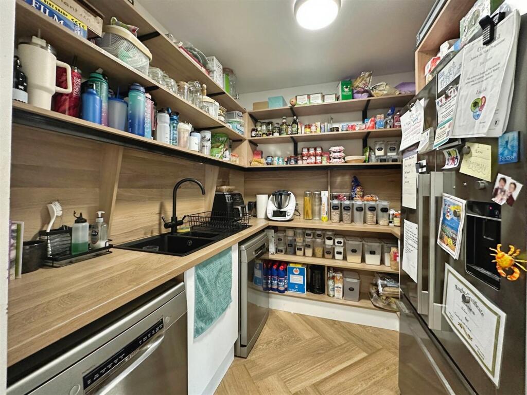 12d3ced5--4725-A9A6-9D0B03383E43-46764-00000FEF3F0