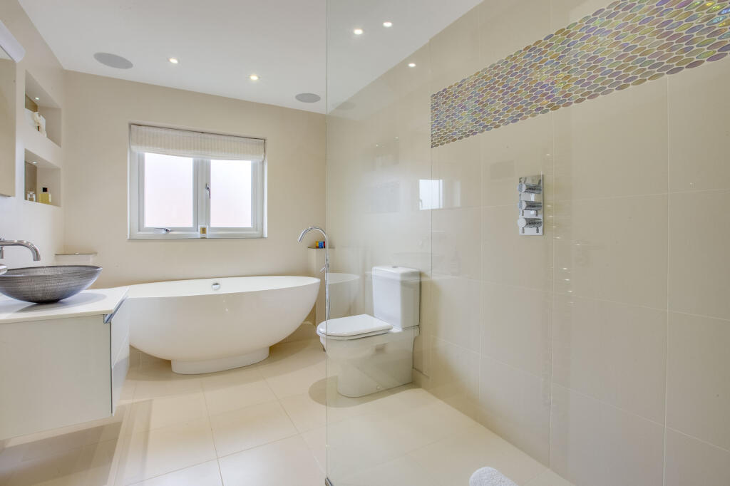 80 Gregories Road, HP9 1HL (LOW RES)-9