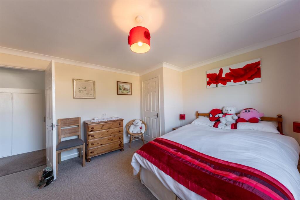 10 Windsor Close-024.jpg