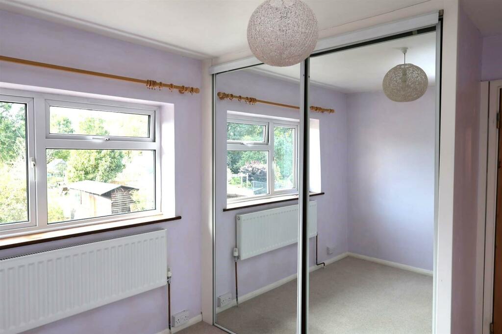 BEDROOM 2