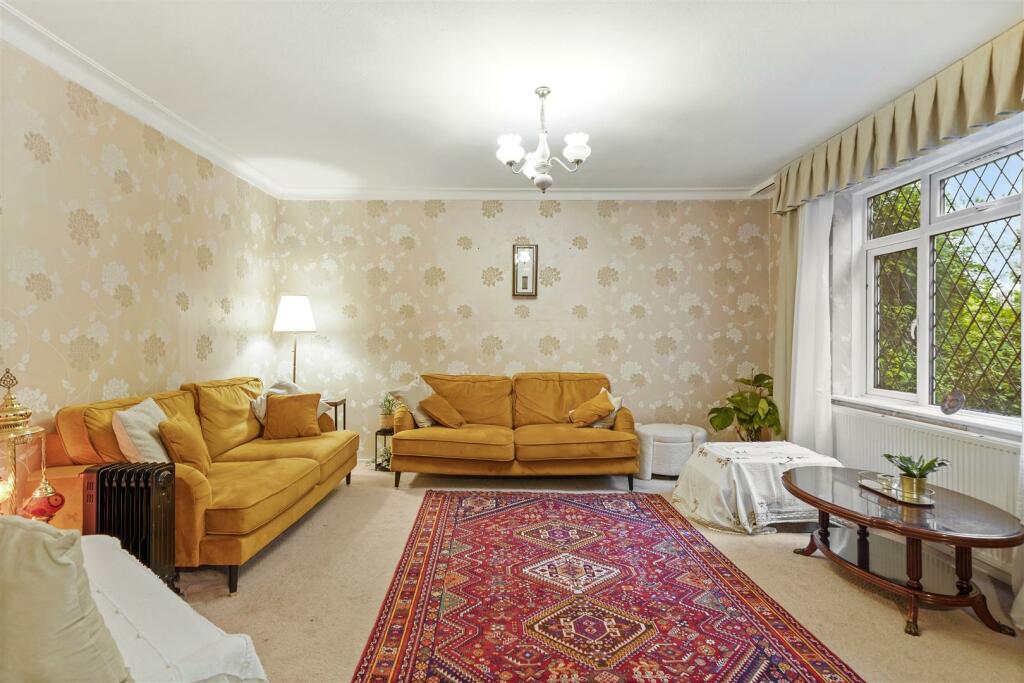 2 Mayfields Close - sSYQRN2n1vegr3JhXY5Y.jpg