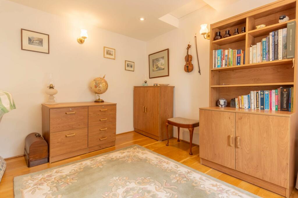 SITTING ROOM