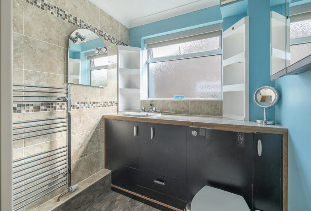 1295655-18-682ee8...