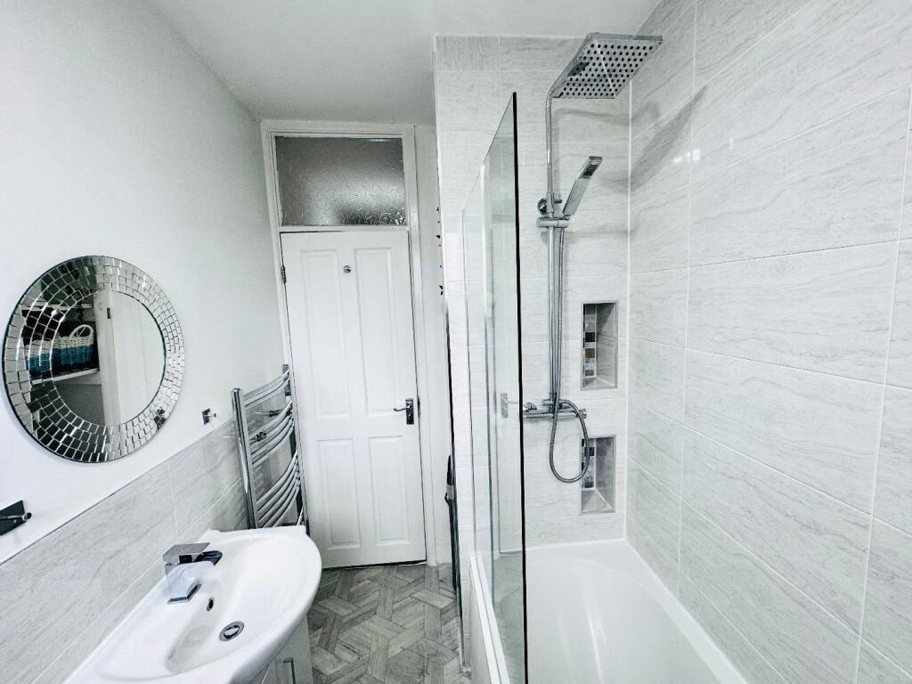 HOUSE BATHROOM