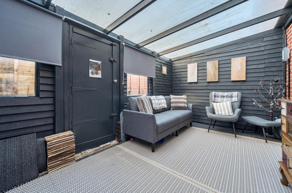 1388368-2-693acde...