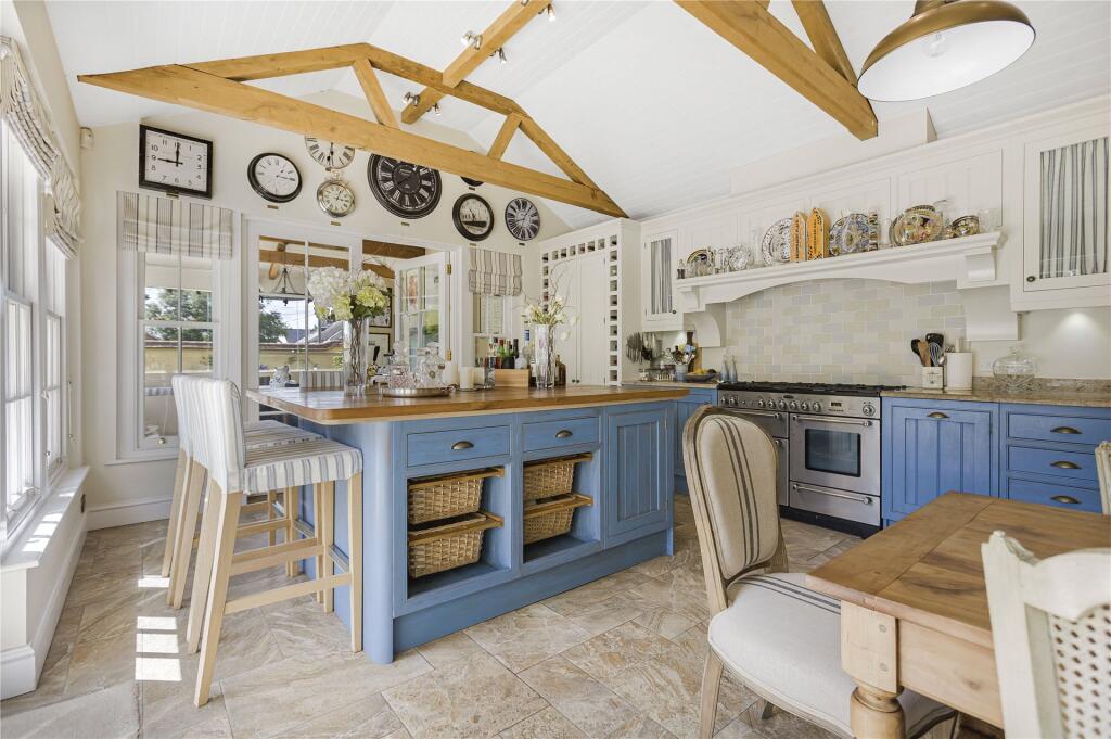 Kitchen/Breakfast Rm