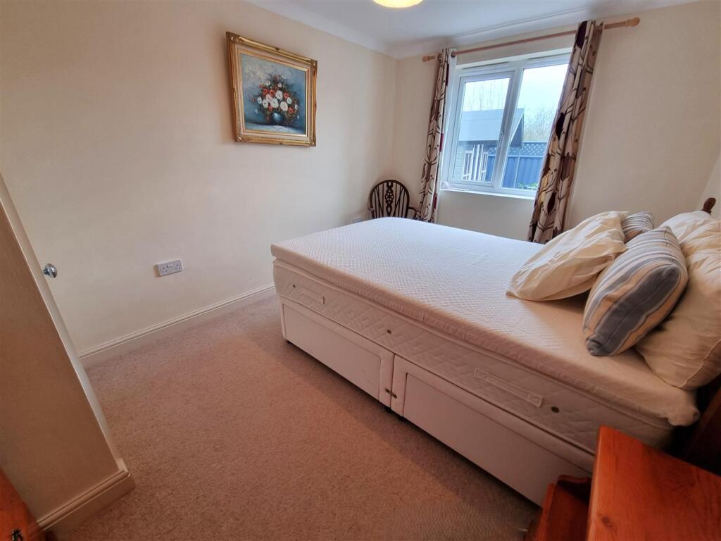 Bedroom 2.jpg