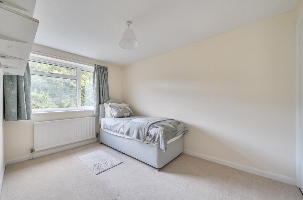 1370765-11-68f7a1...