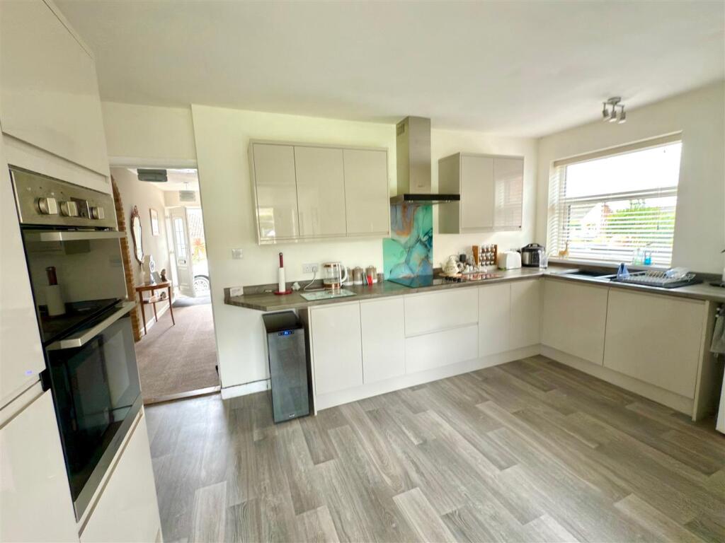 KITCHEN AREA.jpg