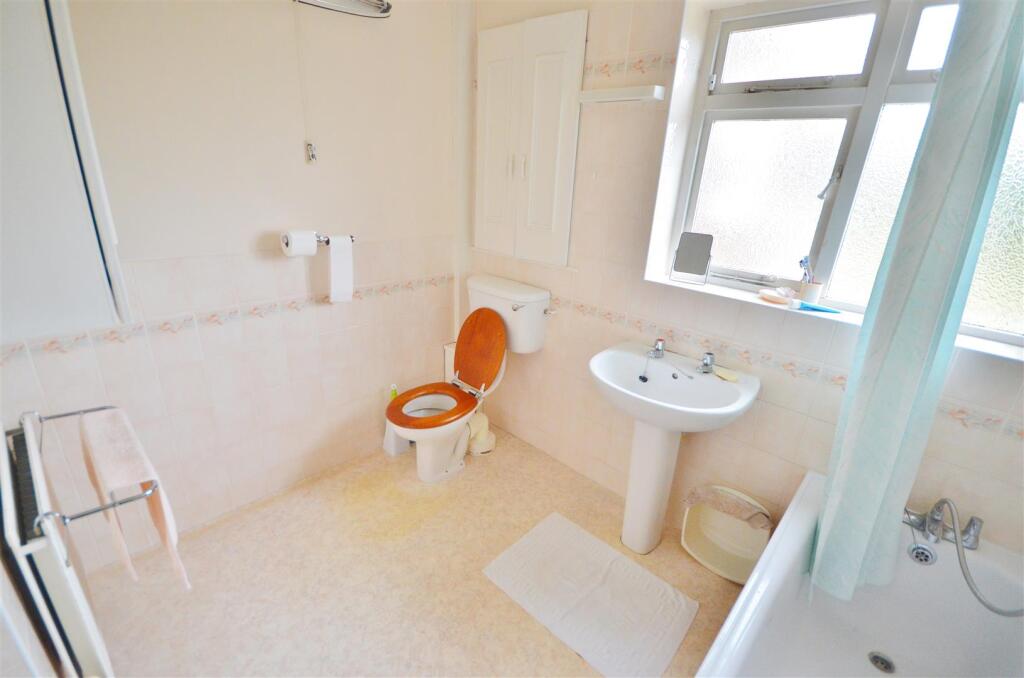 THREE PIECE BATHROOM SUITE