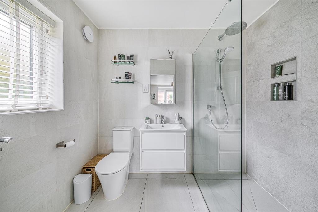 Superbly Appointed En-Suite Shower Room