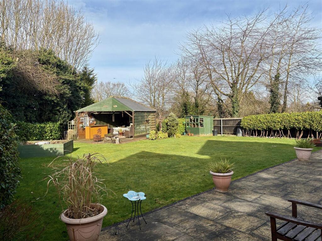 GARDEN OFFICE
