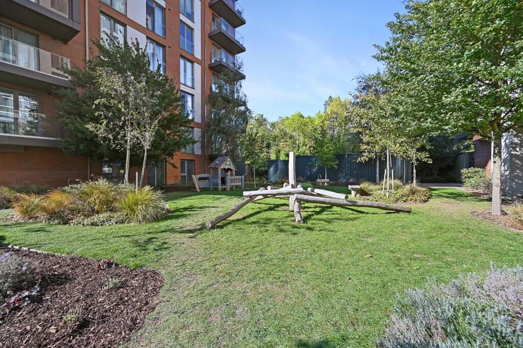 RCLR- 704 lessing building- communal garden 1 (1).