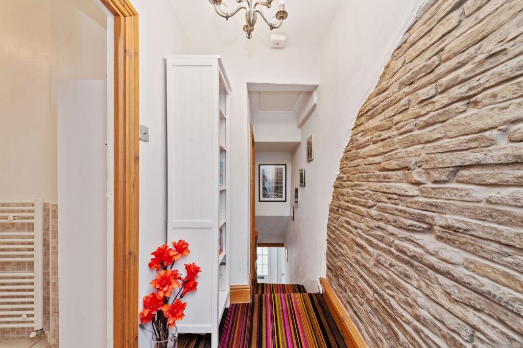 FIRST FLOOR LANDING