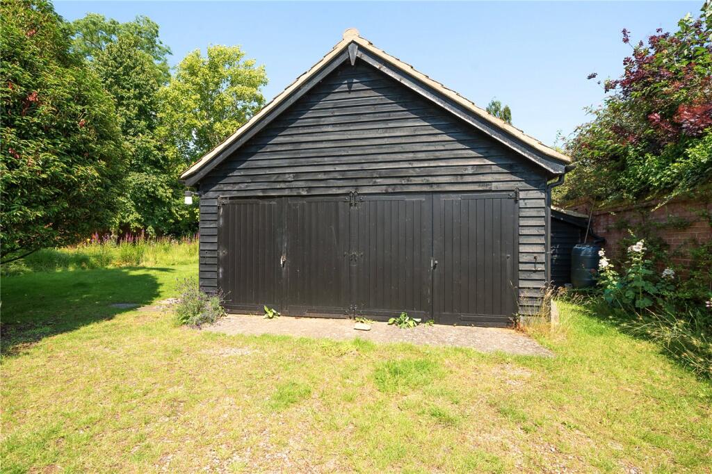Detached Garage