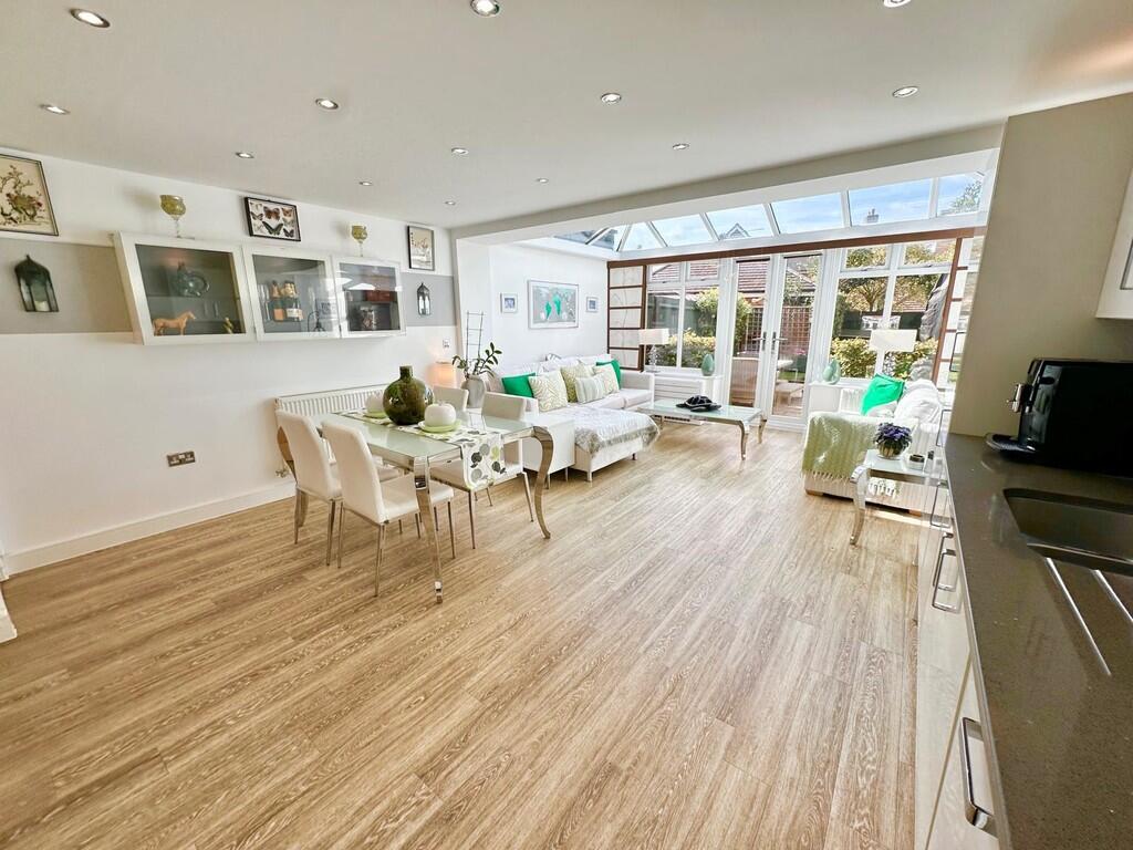 IMG-20250917-WA00...