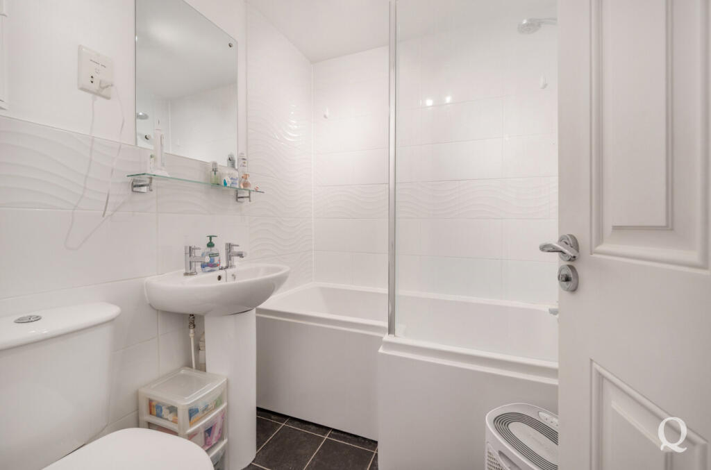 aee8e0de-9540-4d8...