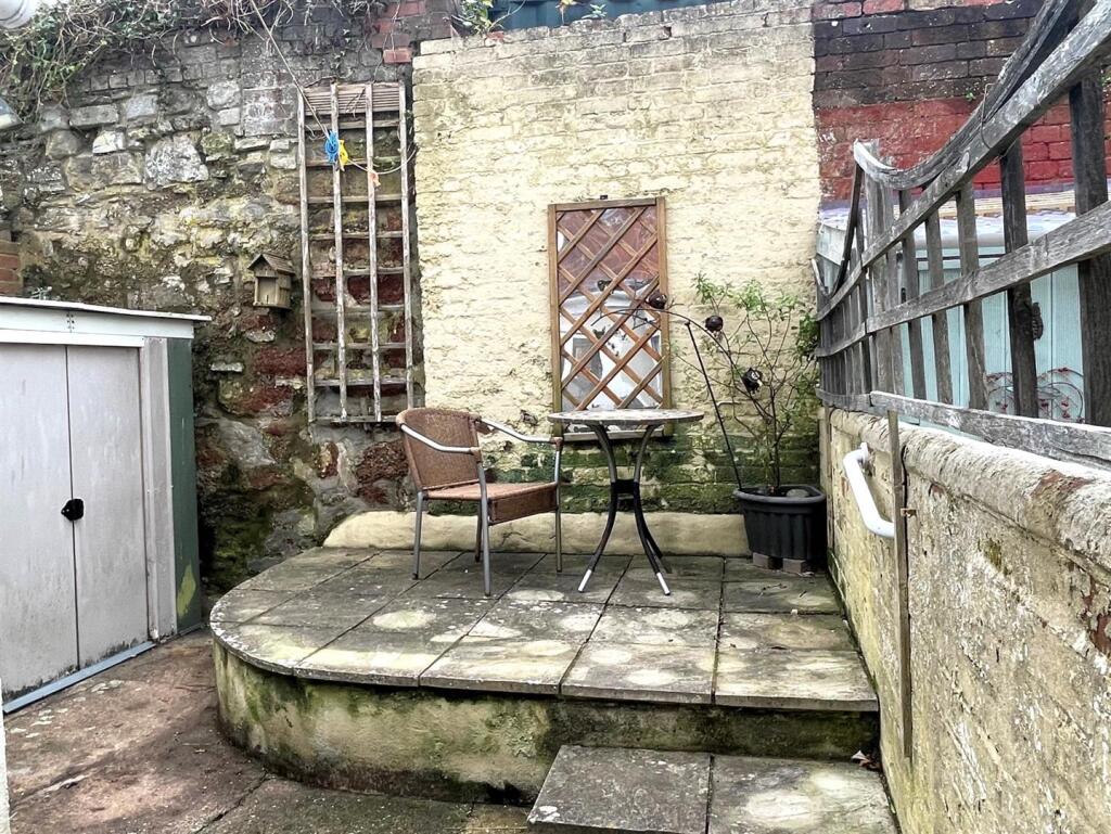 Courtyard Style Garden