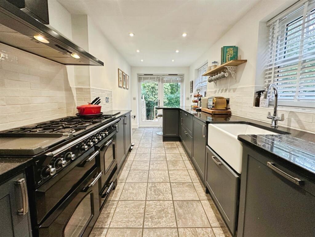 a848d60f--47C0-8554-FBBAE2A460D7-85894-00001C1C282