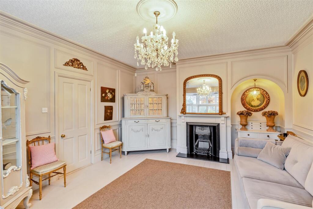 8670694-interior16.jpg