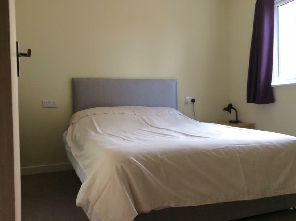 bedroom2.jpg